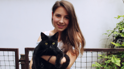 LUCY THE CAT-SITTER: Cuddling cats for money